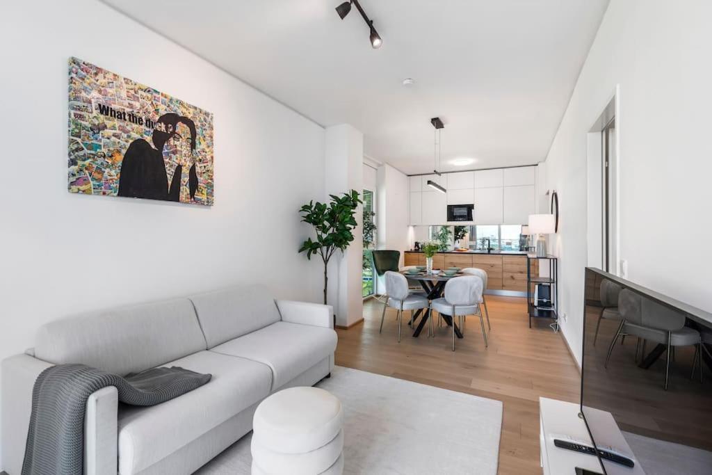 Design Apartment With Amazing View Over Виена Екстериор снимка