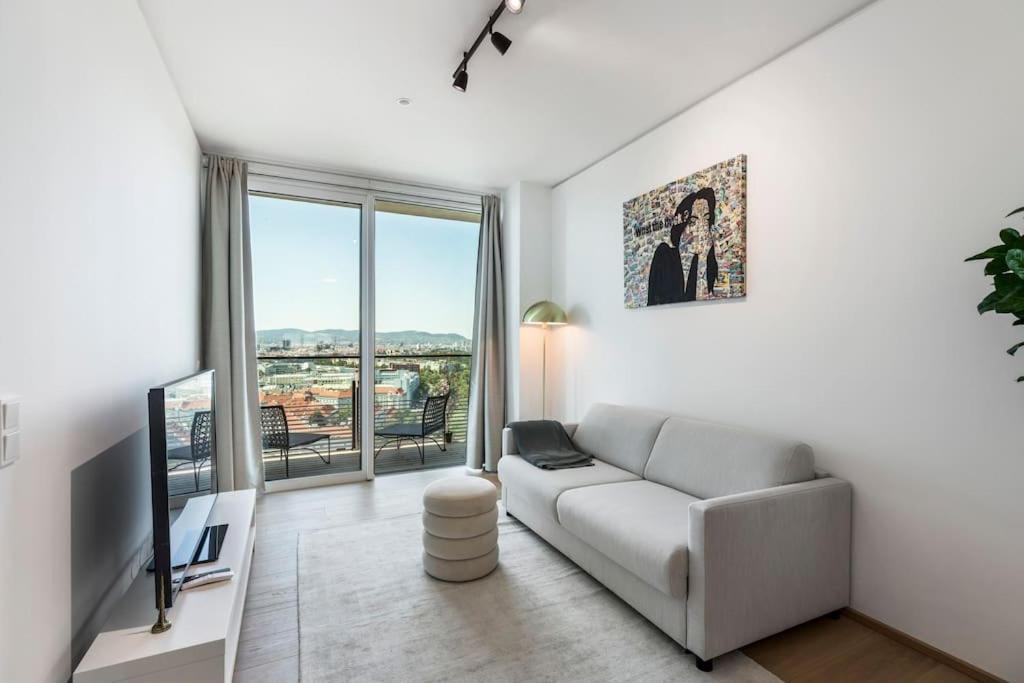 Design Apartment With Amazing View Over Виена Екстериор снимка