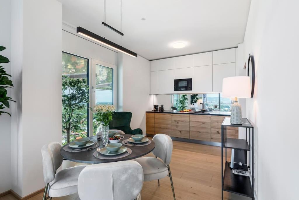 Design Apartment With Amazing View Over Виена Екстериор снимка